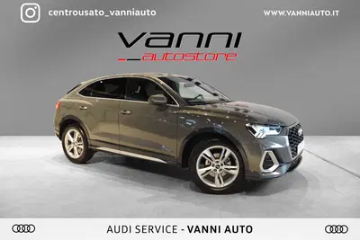 Audi Q3 Sportback 35 2.0 tdi Identity Black s-tronic del 2025 usata a Mozzecane