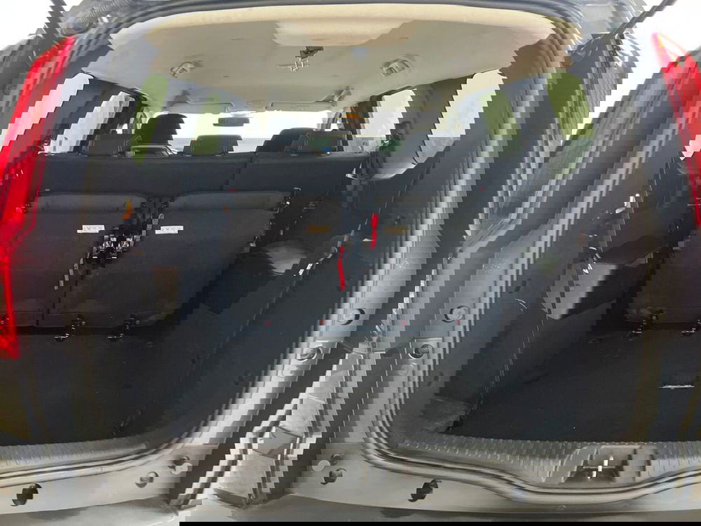 Dacia Jogger usata a Roma (15)