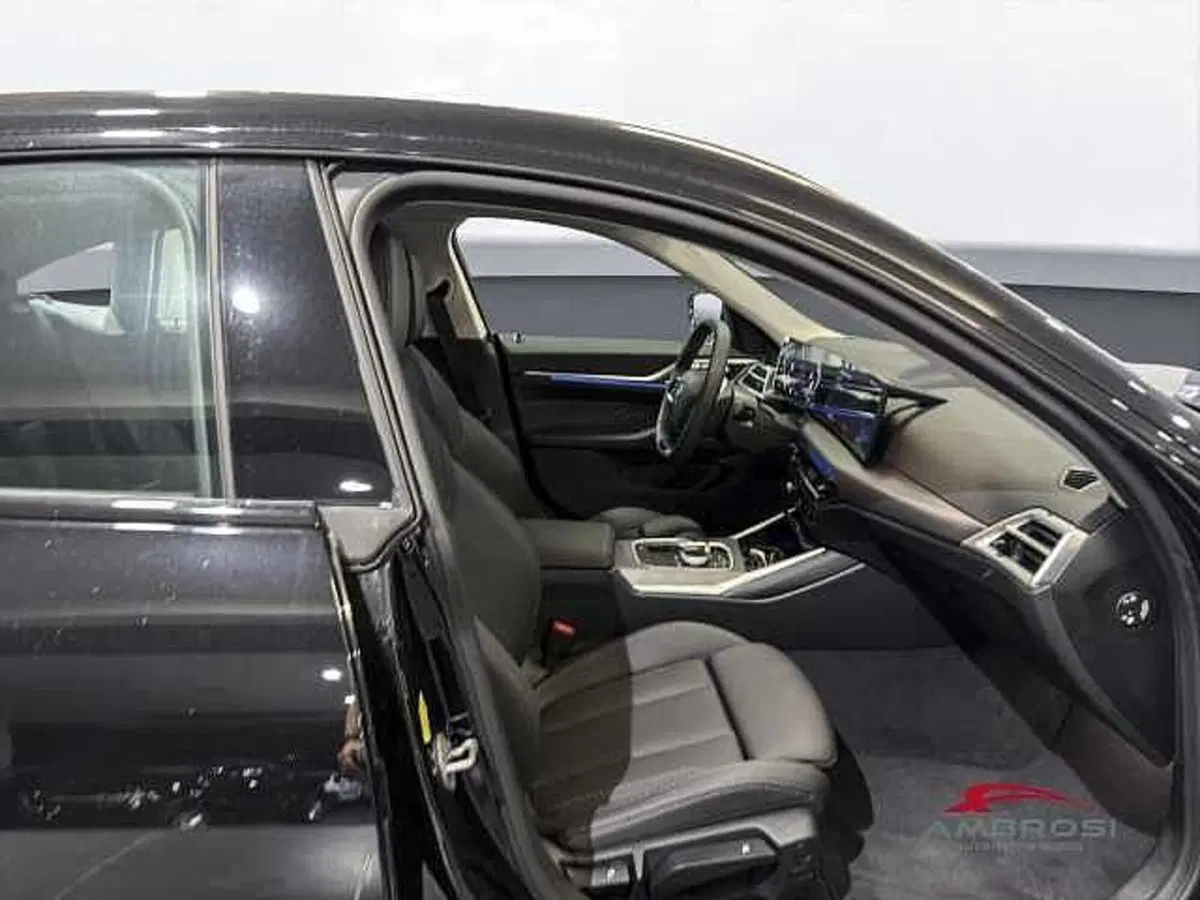 BMW i4 nuova a Viterbo (10)