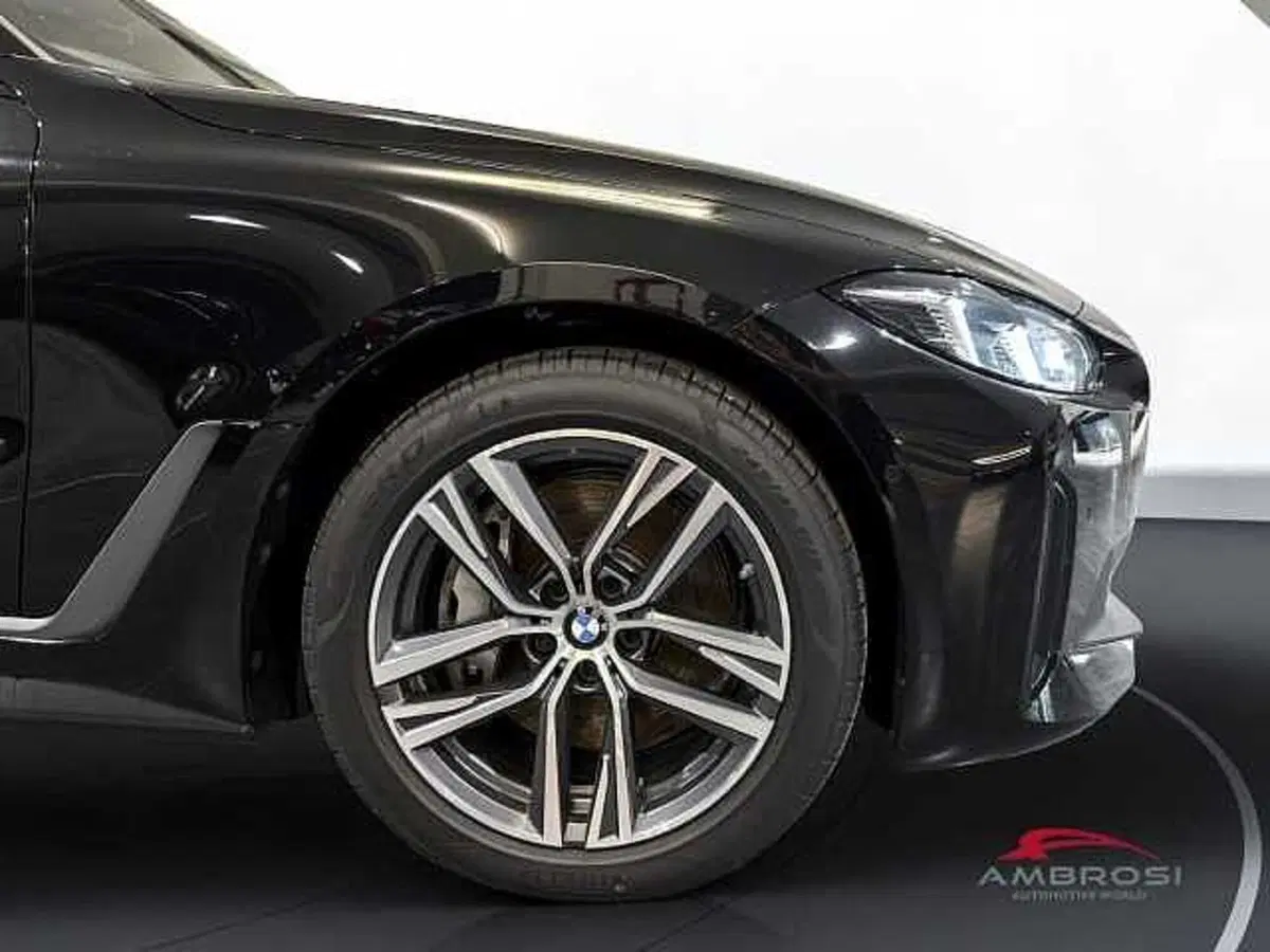 BMW i4 nuova a Viterbo (18)