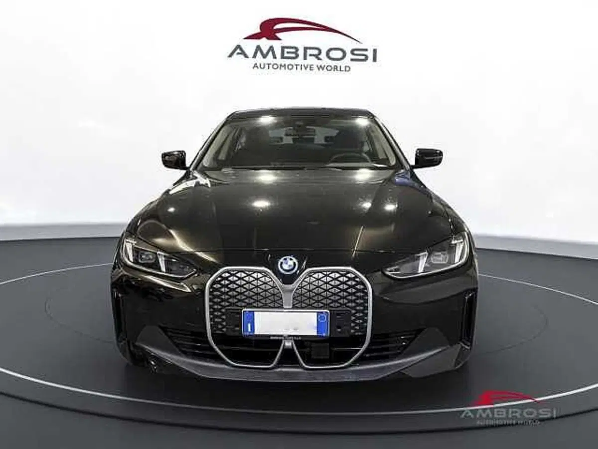 BMW i4 nuova a Viterbo (7)