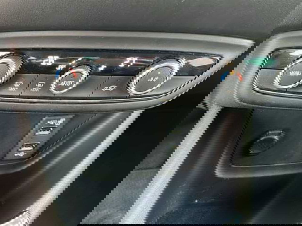 Opel Crossland X usata a Ravenna (14)