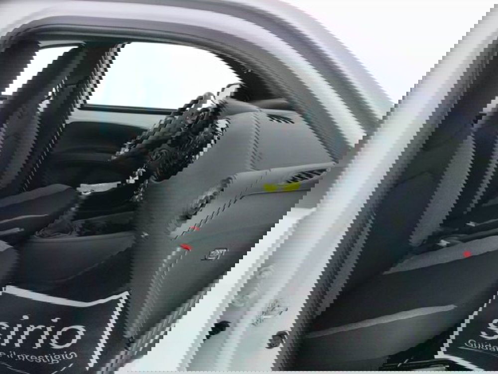 Toyota Aygo X nuova a Teramo (8)