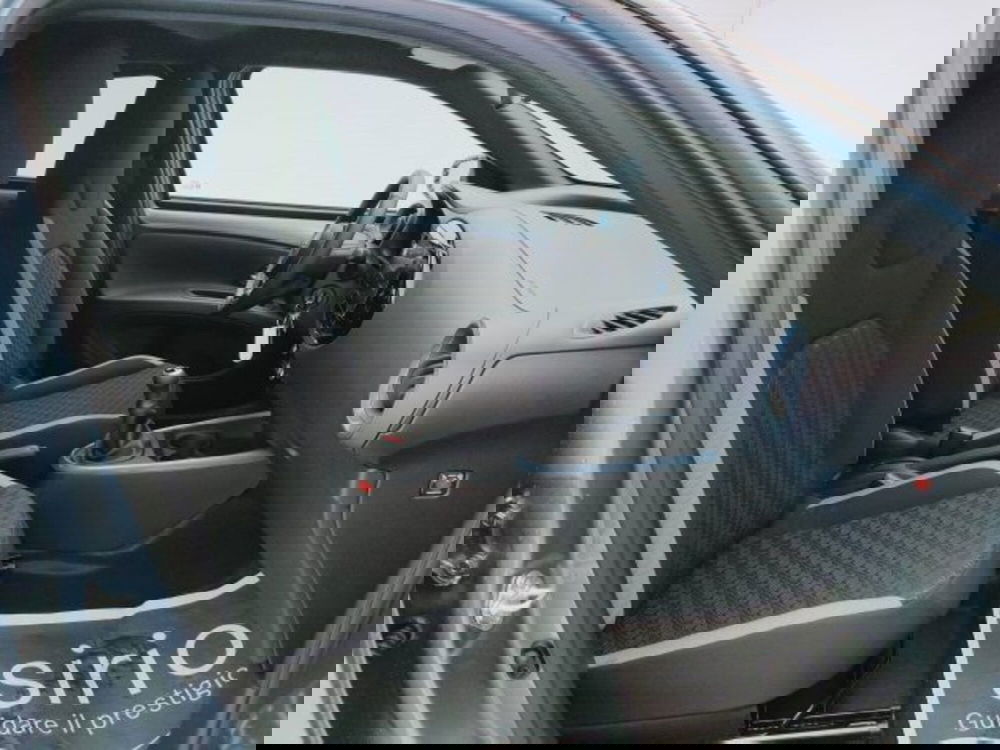 Toyota Aygo X nuova a Teramo (10)