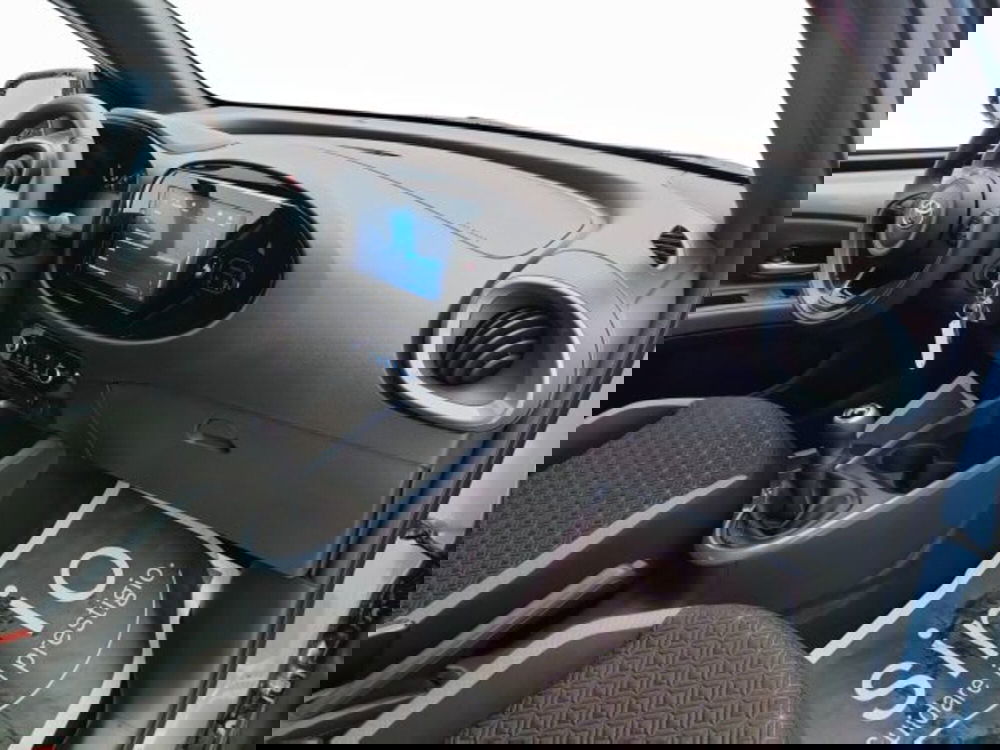 Toyota Aygo X nuova a Teramo (8)