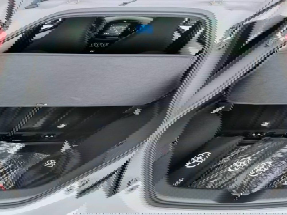 Toyota Aygo X nuova a Teramo (5)