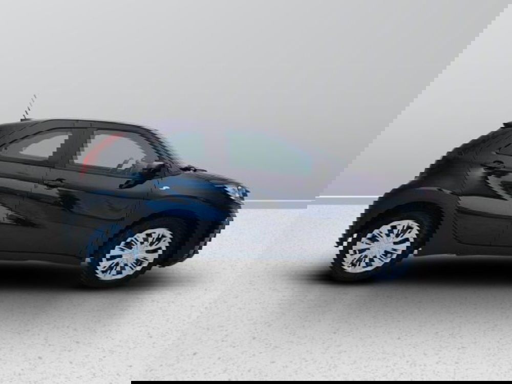 Toyota Aygo X nuova a Teramo (7)