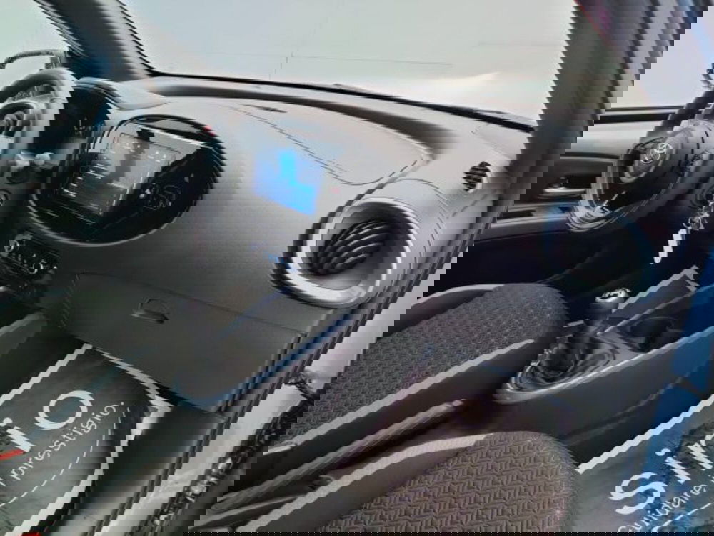 Toyota Aygo X nuova a Teramo (8)
