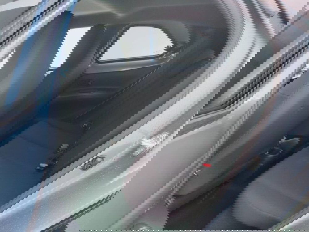 Toyota Aygo X nuova a Teramo (9)