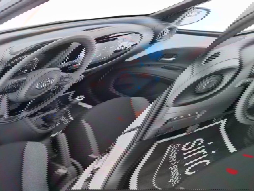 Toyota Aygo X nuova a Teramo (11)