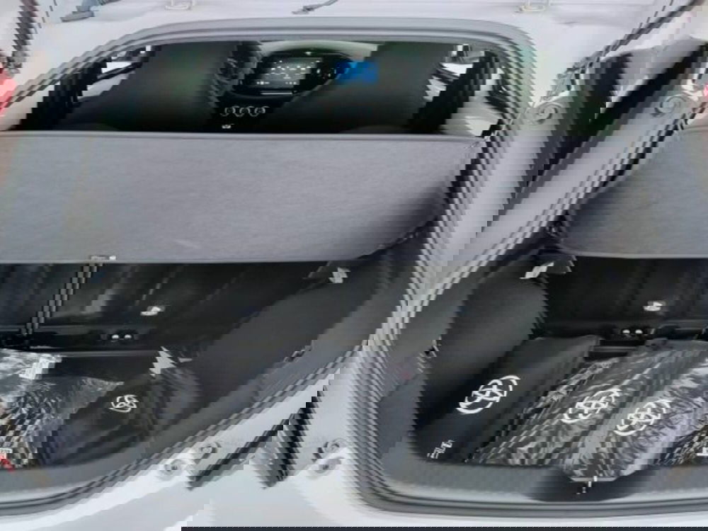 Toyota Aygo X nuova a Teramo (4)