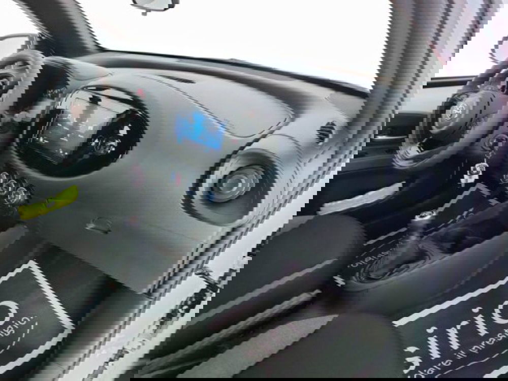 Toyota Aygo X nuova a Teramo (8)