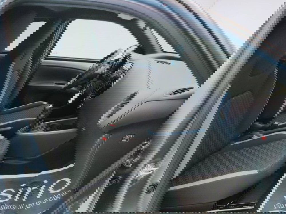 Toyota Aygo X nuova a Teramo (8)