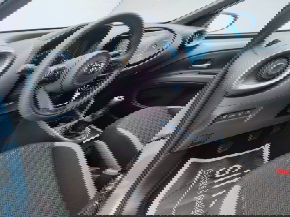 Toyota Aygo X nuova a Teramo (9)