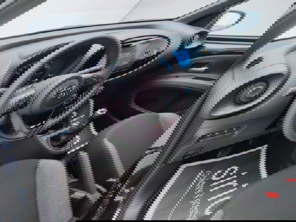 Toyota Aygo X nuova a Teramo (11)