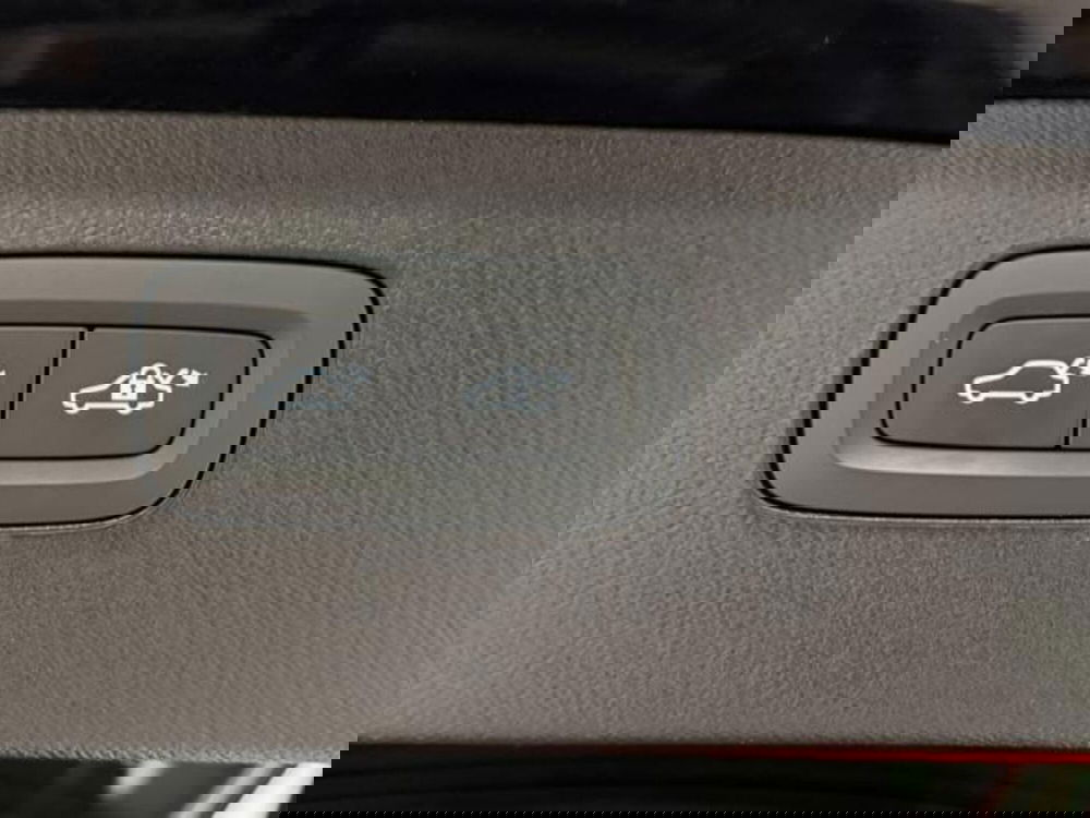 Volvo XC90 usata a Como (17)