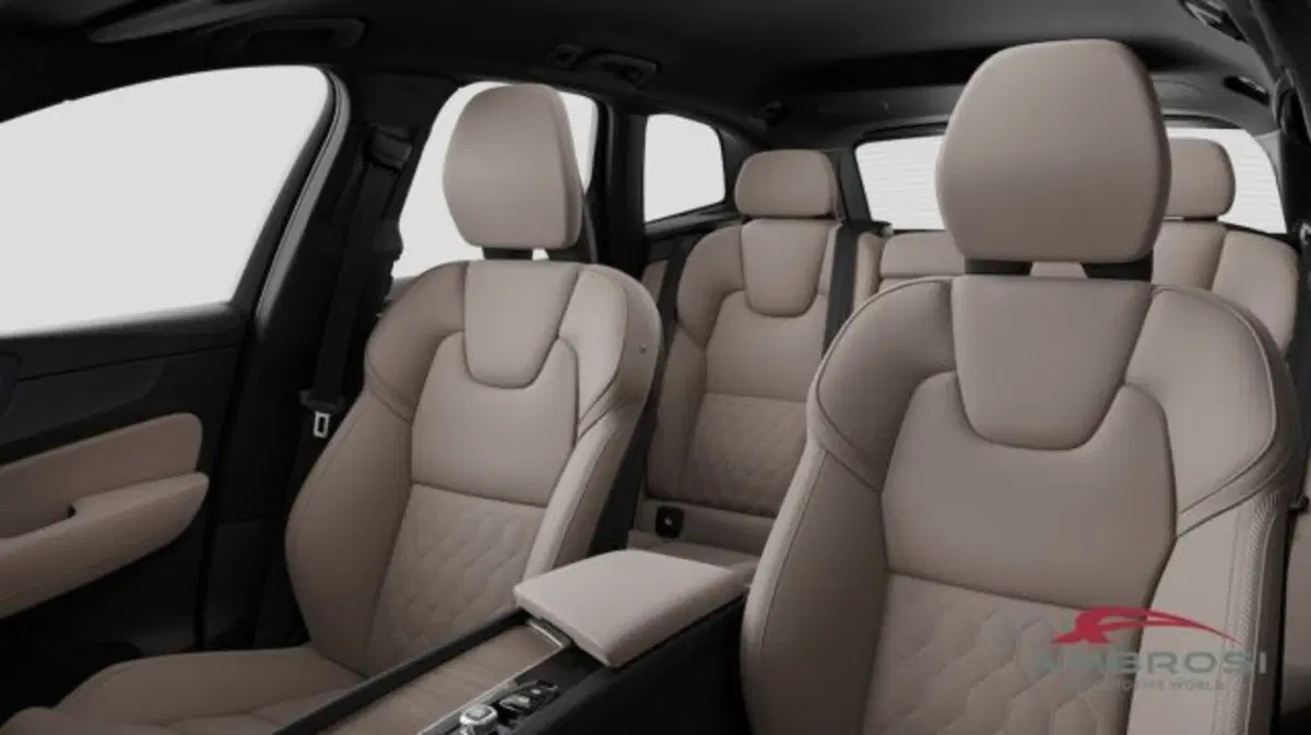 Volvo XC60 nuova a Perugia (4)