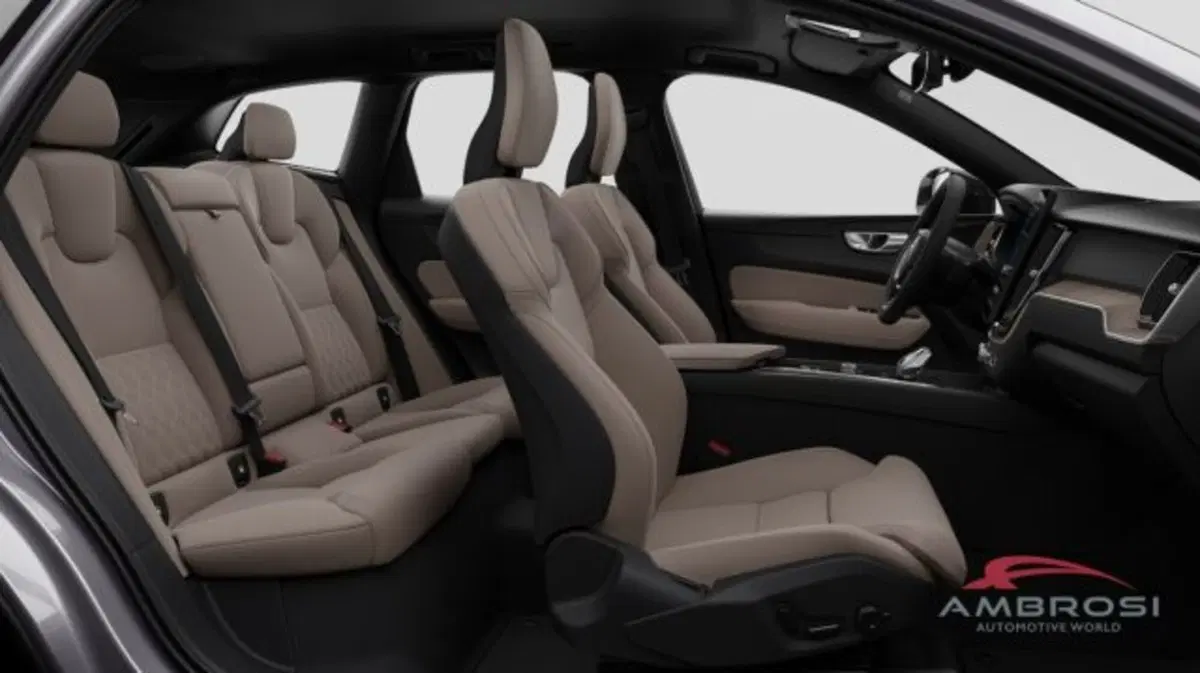 Volvo XC60 nuova a Perugia (5)