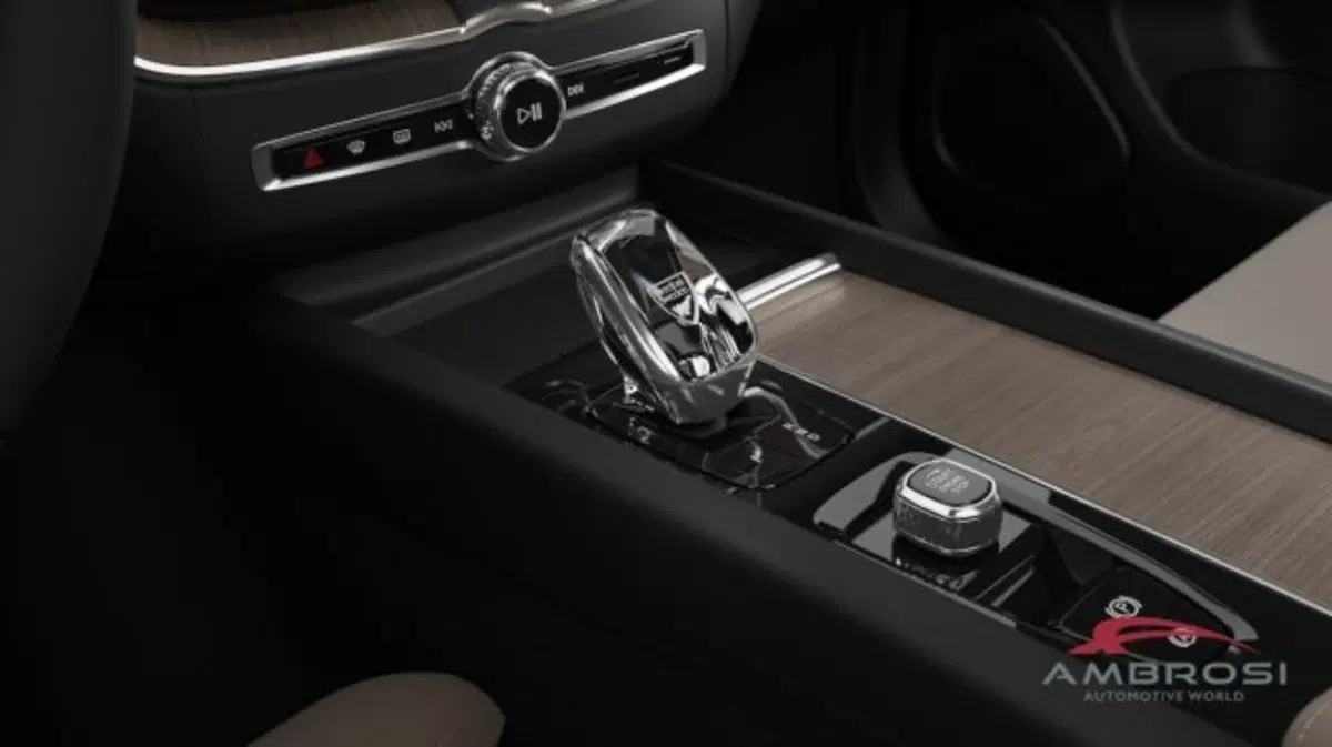 Volvo XC60 nuova a Perugia (7)