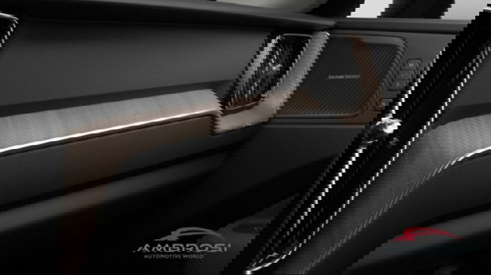 Volvo XC60 nuova a Perugia (14)