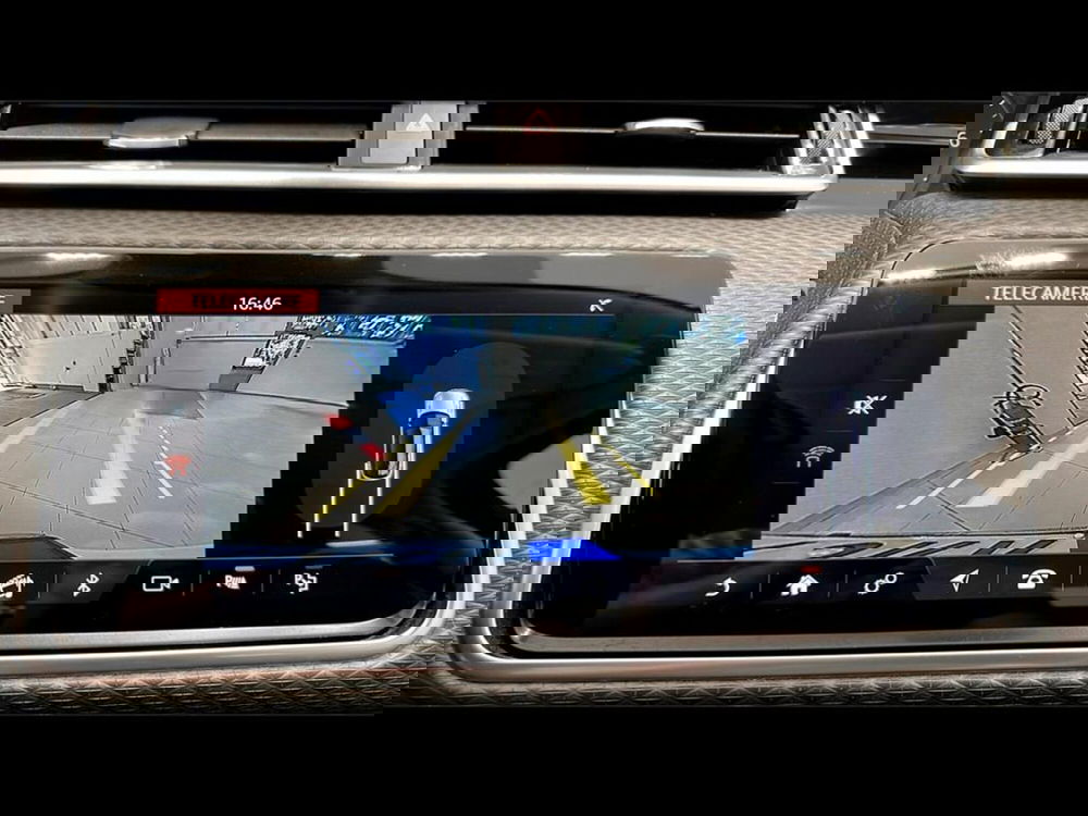 Land Rover Range Rover Velar usata a Varese (12)