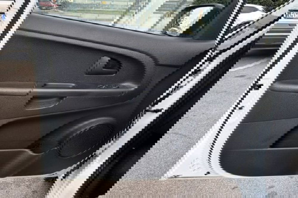 Kia Venga usata a Latina (12)