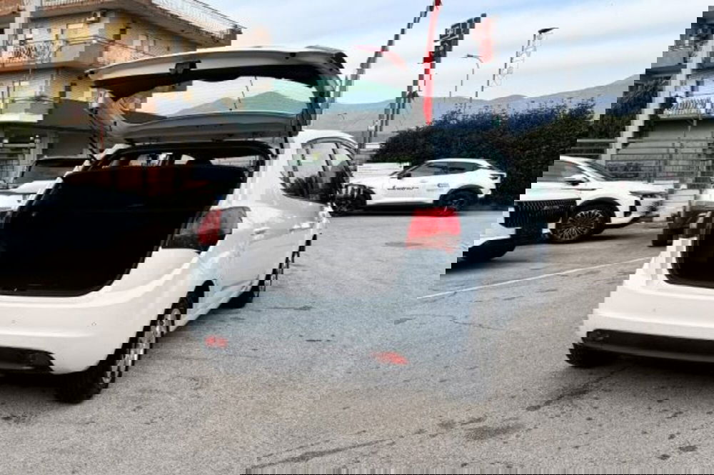 Kia Venga usata a Latina (7)