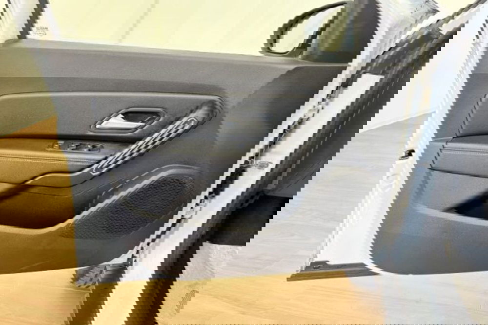 Dacia Duster usata a Latina (12)