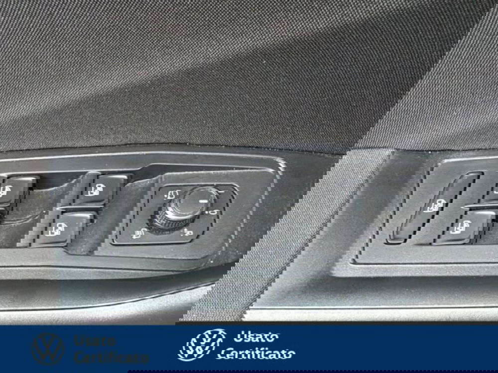 Volkswagen T-Roc usata a Vicenza (12)