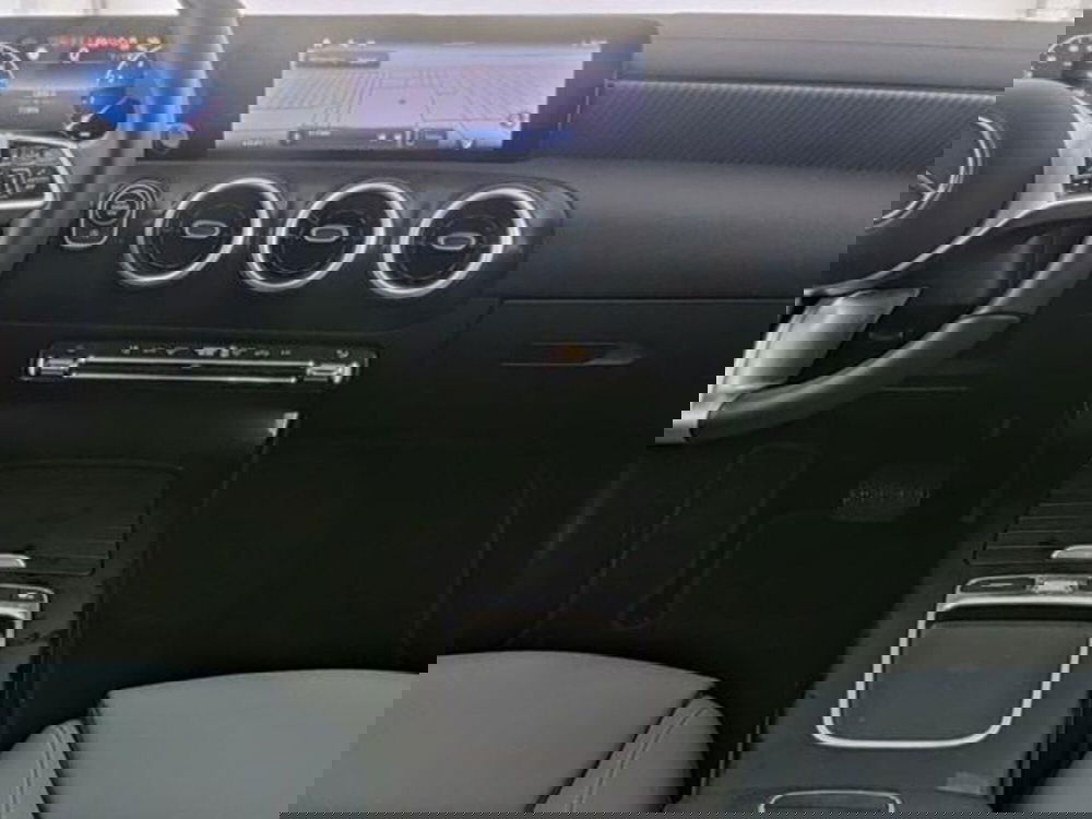 Mercedes-Benz CLA Shooting Brake usata a Milano (7)