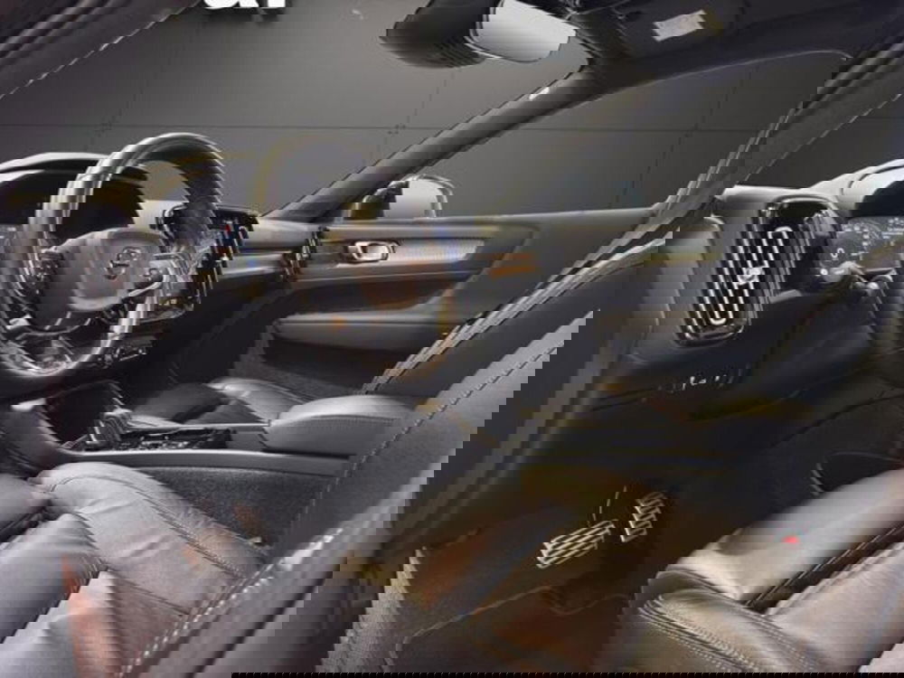 Volvo XC40 usata a Milano (7)