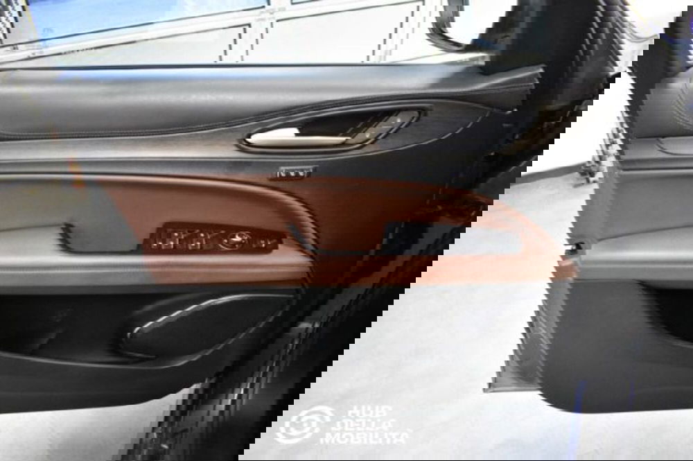 Alfa Romeo Stelvio usata a Perugia (7)