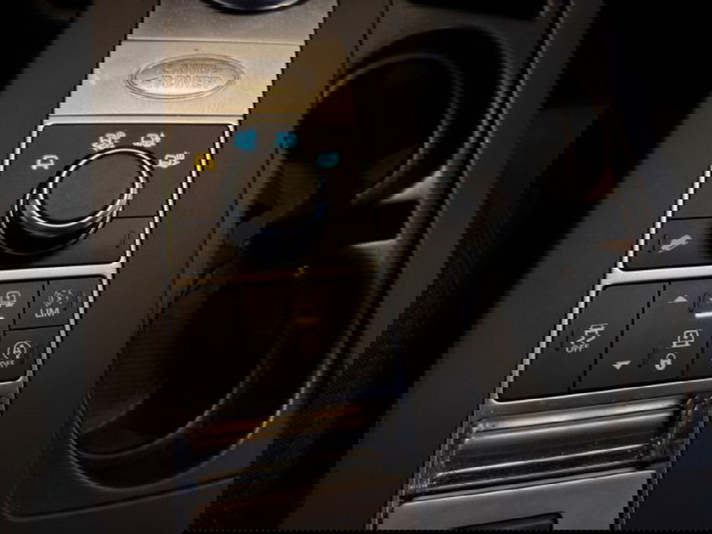 Land Rover Discovery usata a Livorno (19)