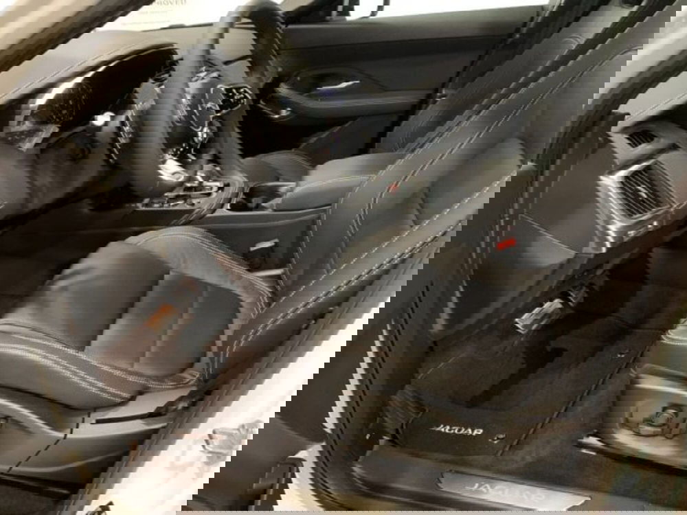 Jaguar E-Pace usata a Livorno (14)