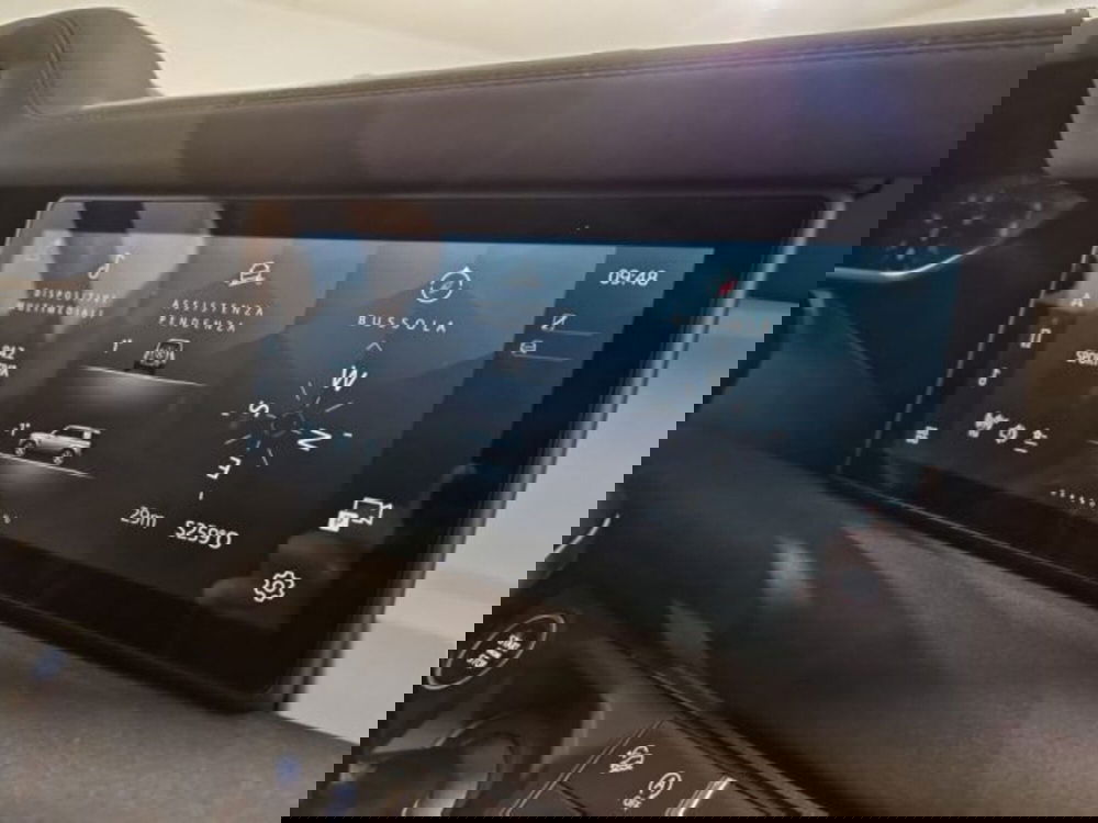 Land Rover Defender usata a Livorno (19)