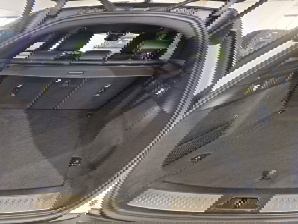 Land Rover Range Rover Velar usata a Livorno (19)