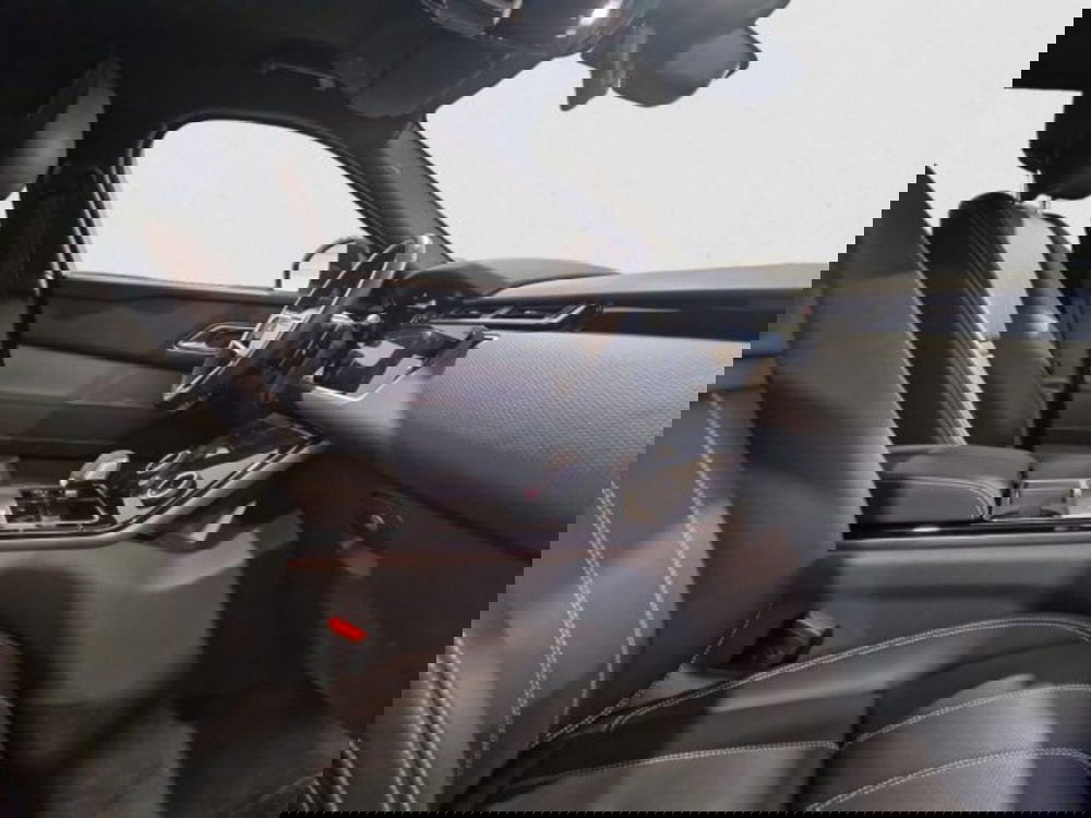 Land Rover Range Rover Velar usata a Livorno (4)