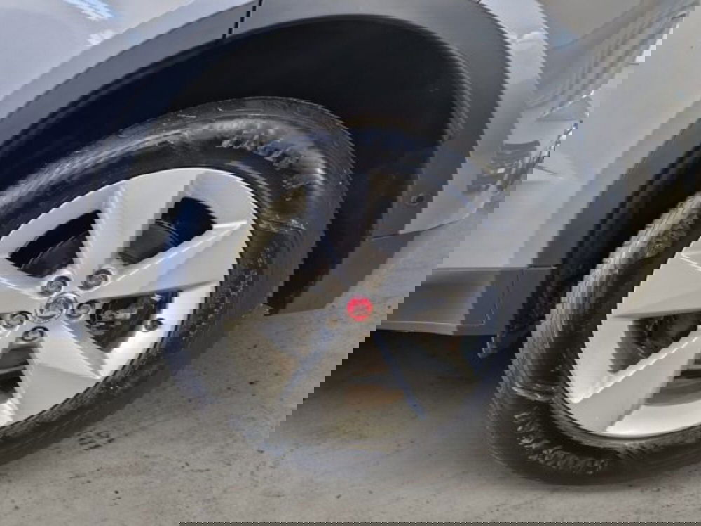 Jaguar E-Pace usata a Livorno (12)