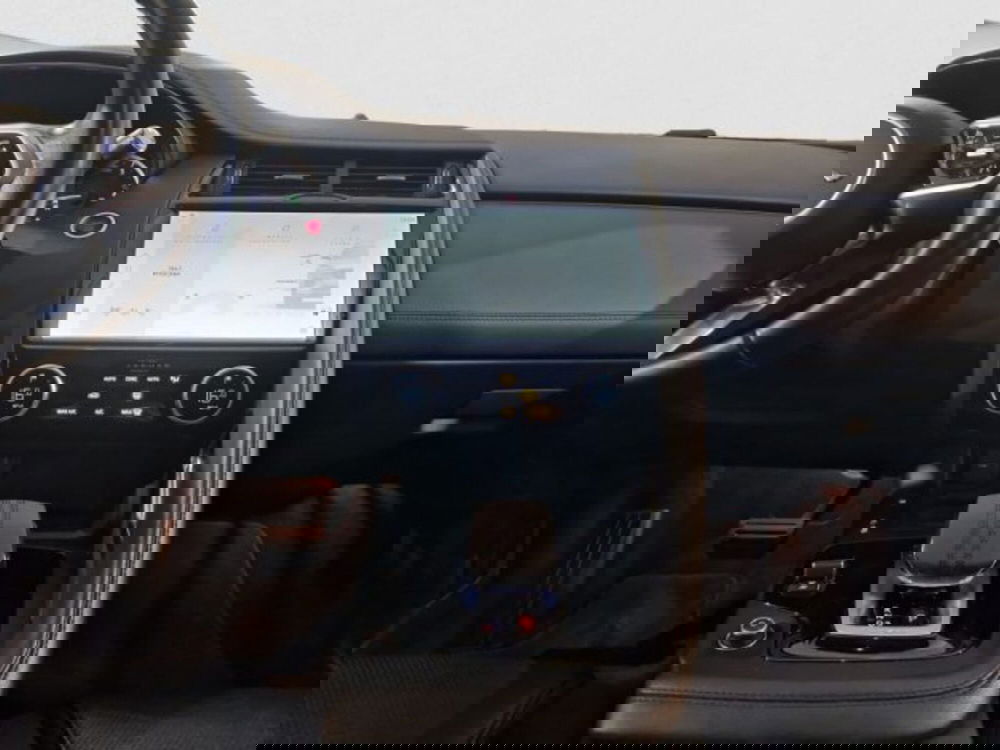 Jaguar E-Pace usata a Livorno (16)