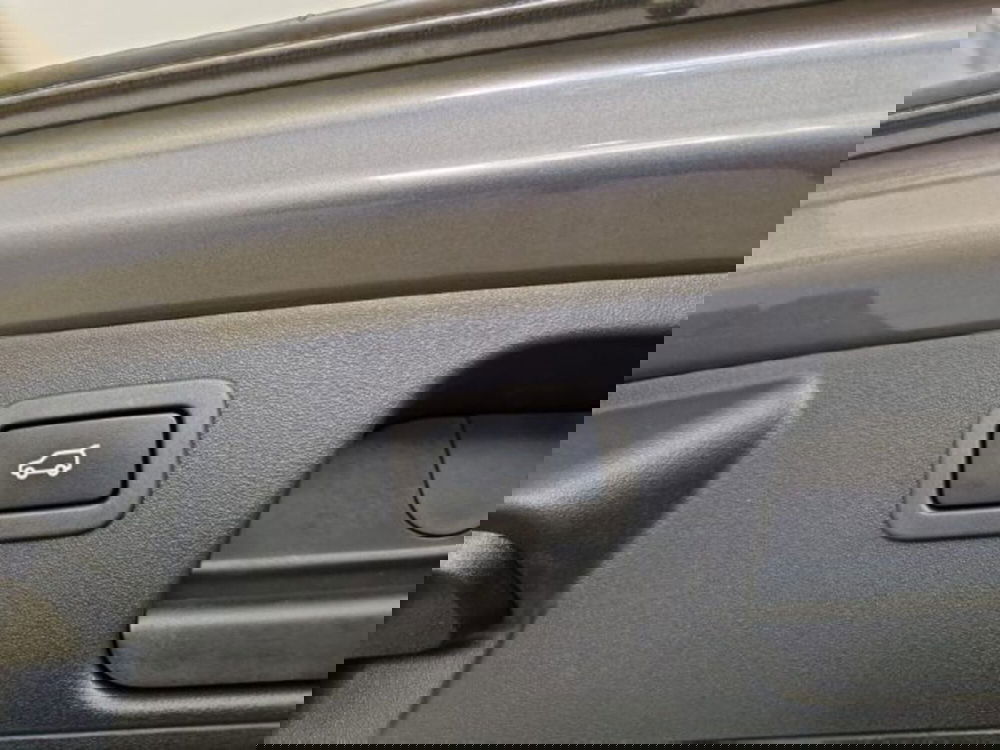 Jaguar E-Pace usata a Livorno (20)