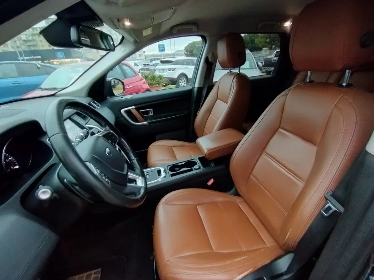 Land Rover Discovery Sport usata a Palermo (6)