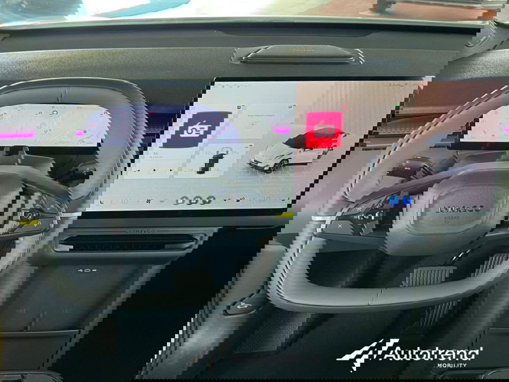 Lynk & Co 02 nuova a Bari (13)