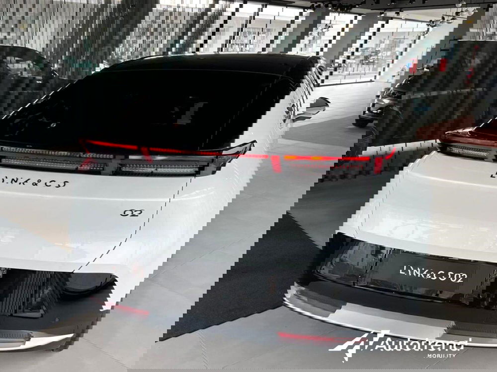 Lynk & Co 02 nuova a Bari (2)