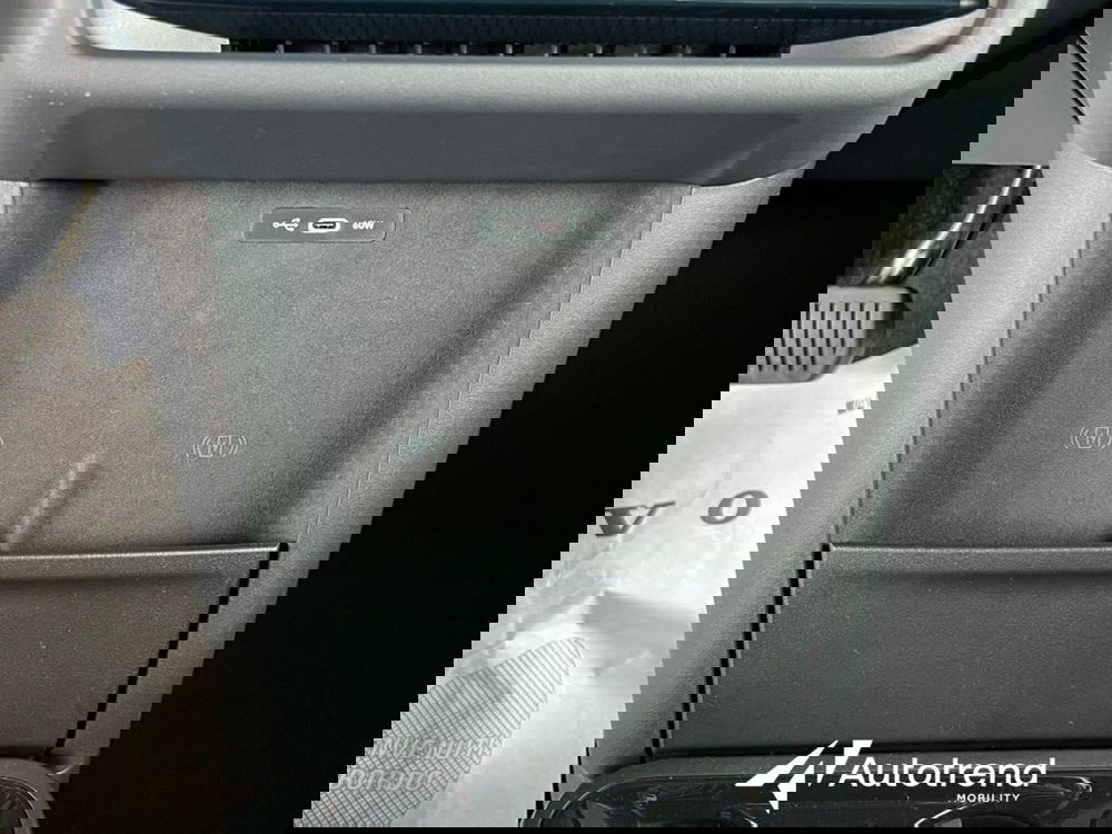 Lynk & Co 02 nuova a Bari (20)