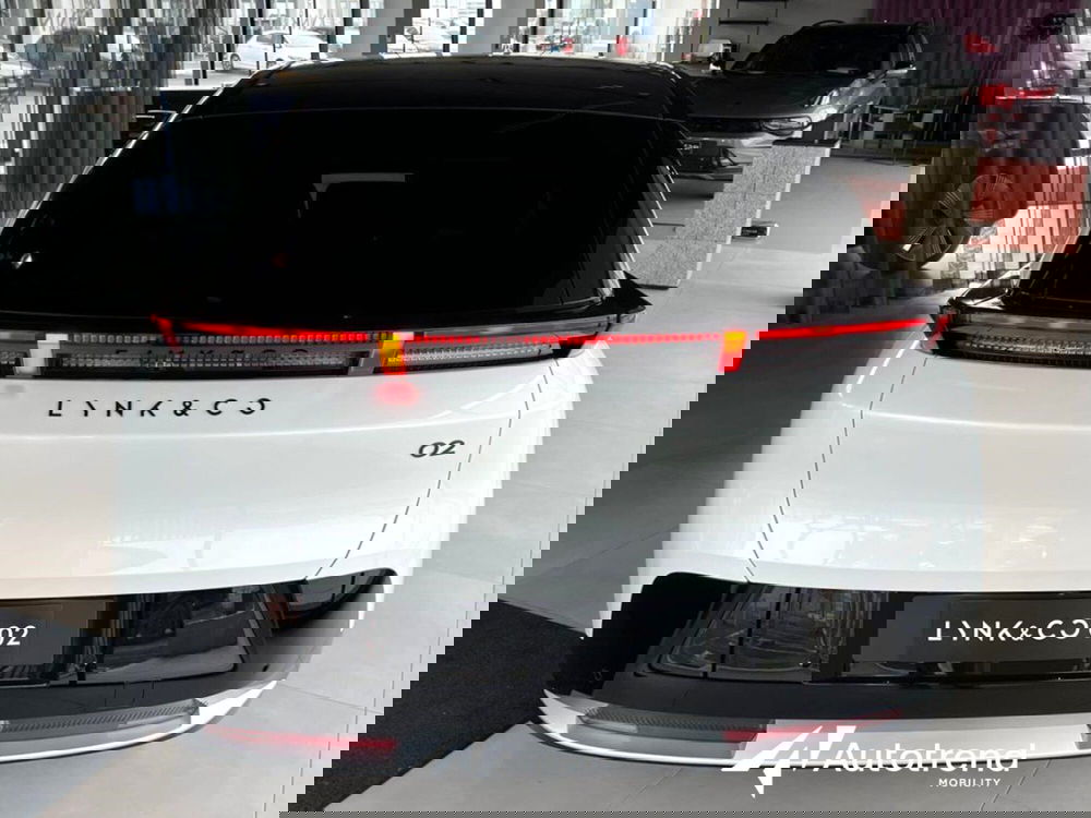 Lynk & Co 02 nuova a Bari (4)