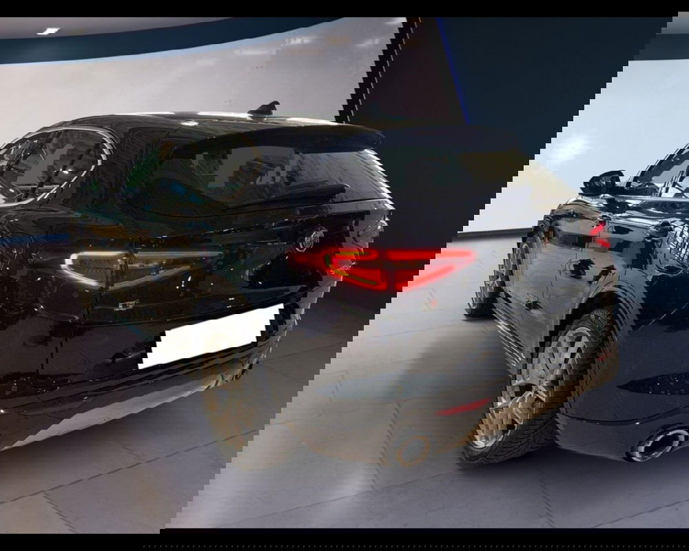 Alfa Romeo Stelvio usata a Torino (11)