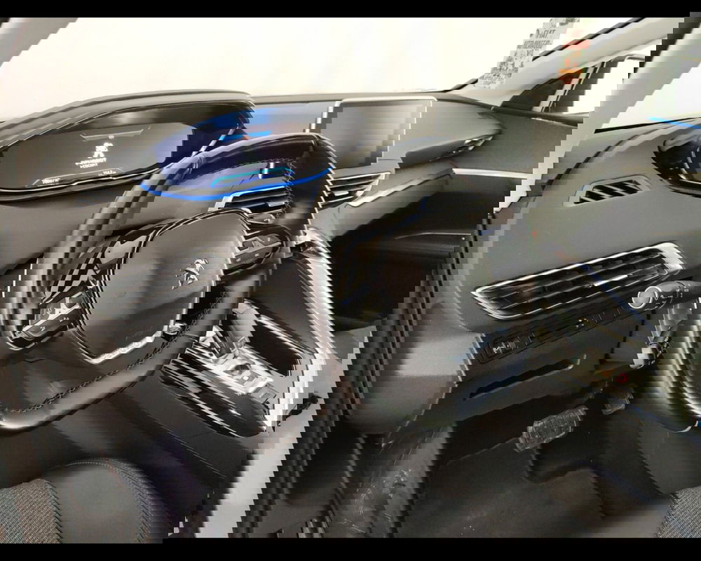 Peugeot 5008 usata a Caserta (16)