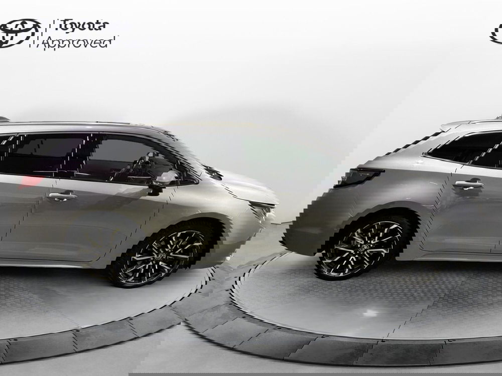 Toyota Corolla Touring Sports usata a Milano (14)