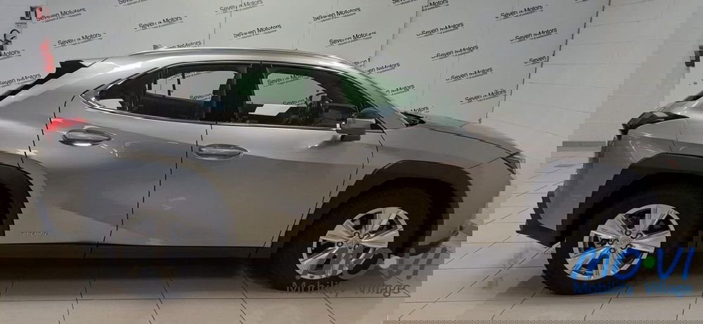 Lexus UX usata a Torino (13)