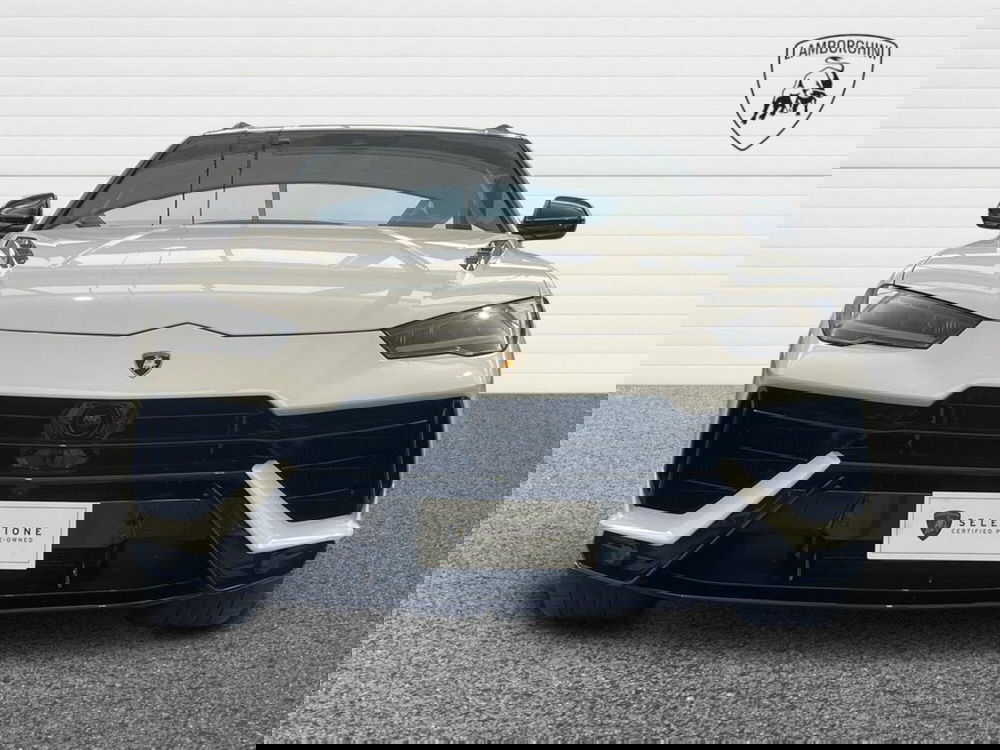 Lamborghini Urus nuova a Bari (2)